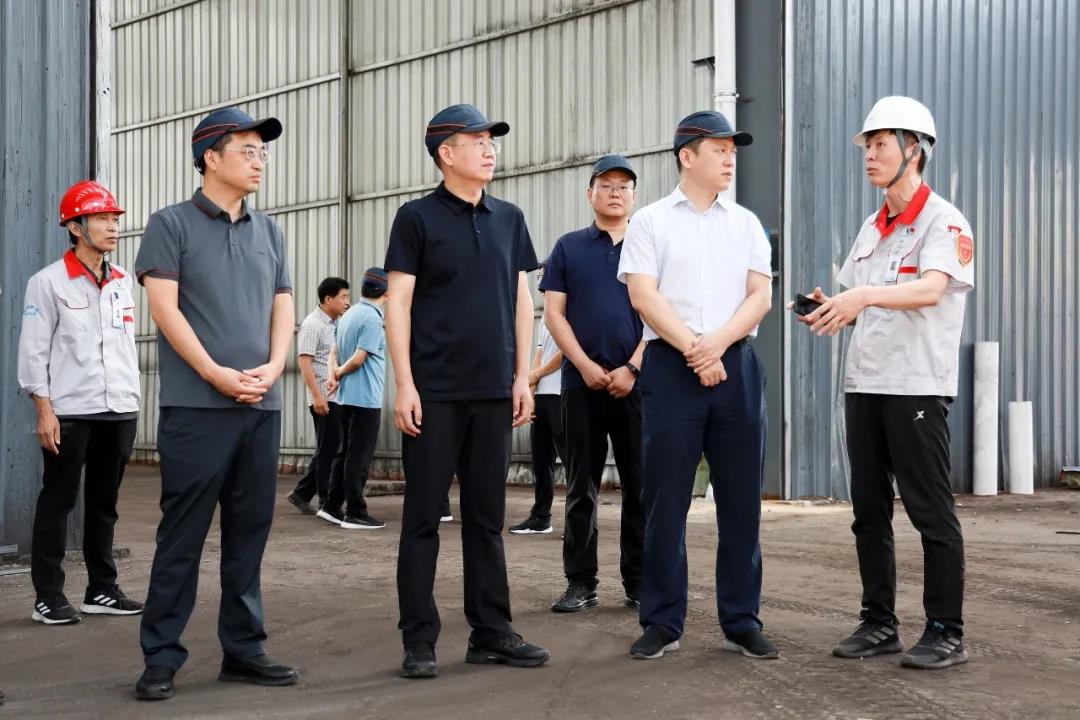 市委常委、副市長、翼城縣委書記王淵到華翔（翼城）新材料科技園現(xiàn)場辦公